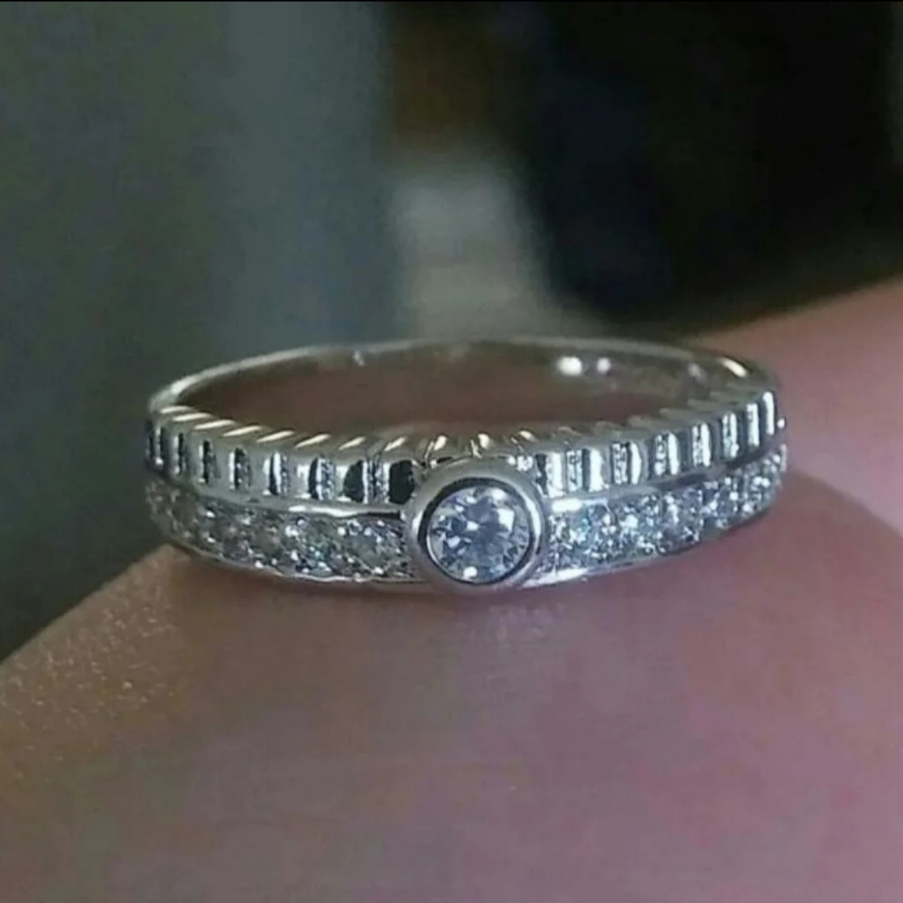 Modern 14k White Gold Over Silver 2 Sided Ruffle Diamond Ring Band sz 8